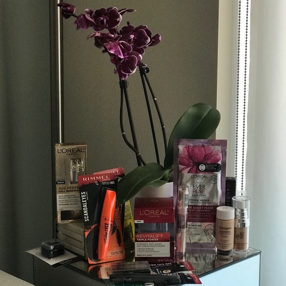 Makeup and skincare - Picture 1 of 4
